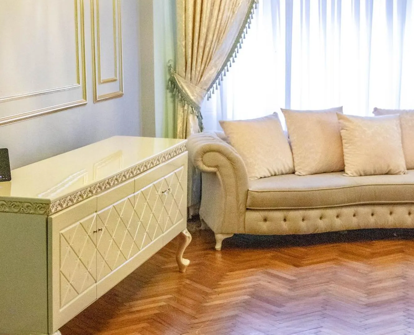 3 Diffrent Family Apartments At Center Walking 5 Minutes Istanbul
