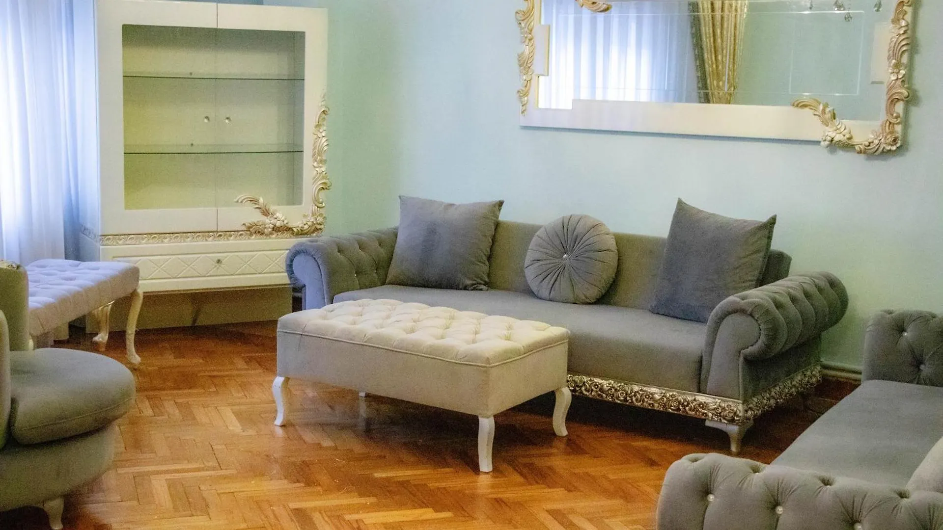 3 Diffrent Family Apartments At Center Walking 5 Minutes Estambul 0*,  Turquía