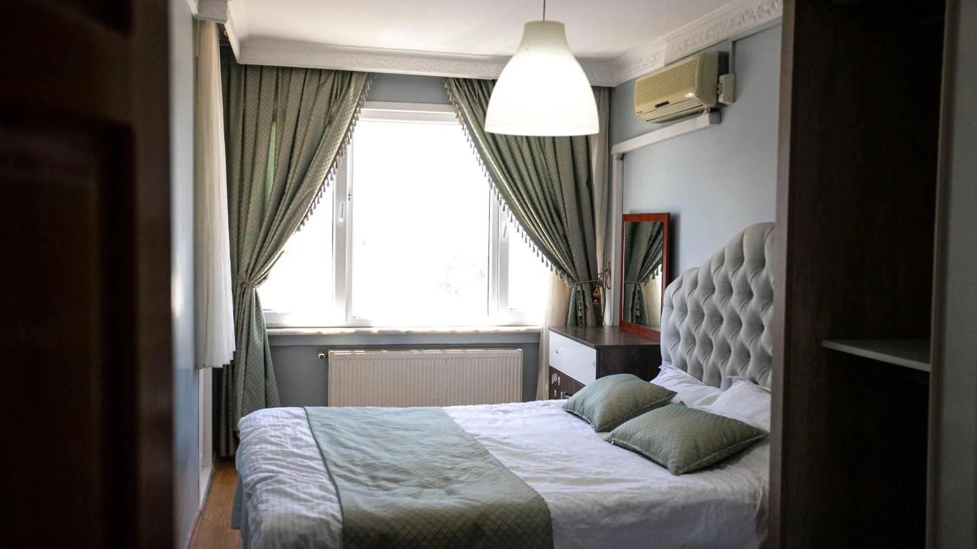 3 Diffrent Family Apartments At Center Walking 5 Minutes Estambul Turquía