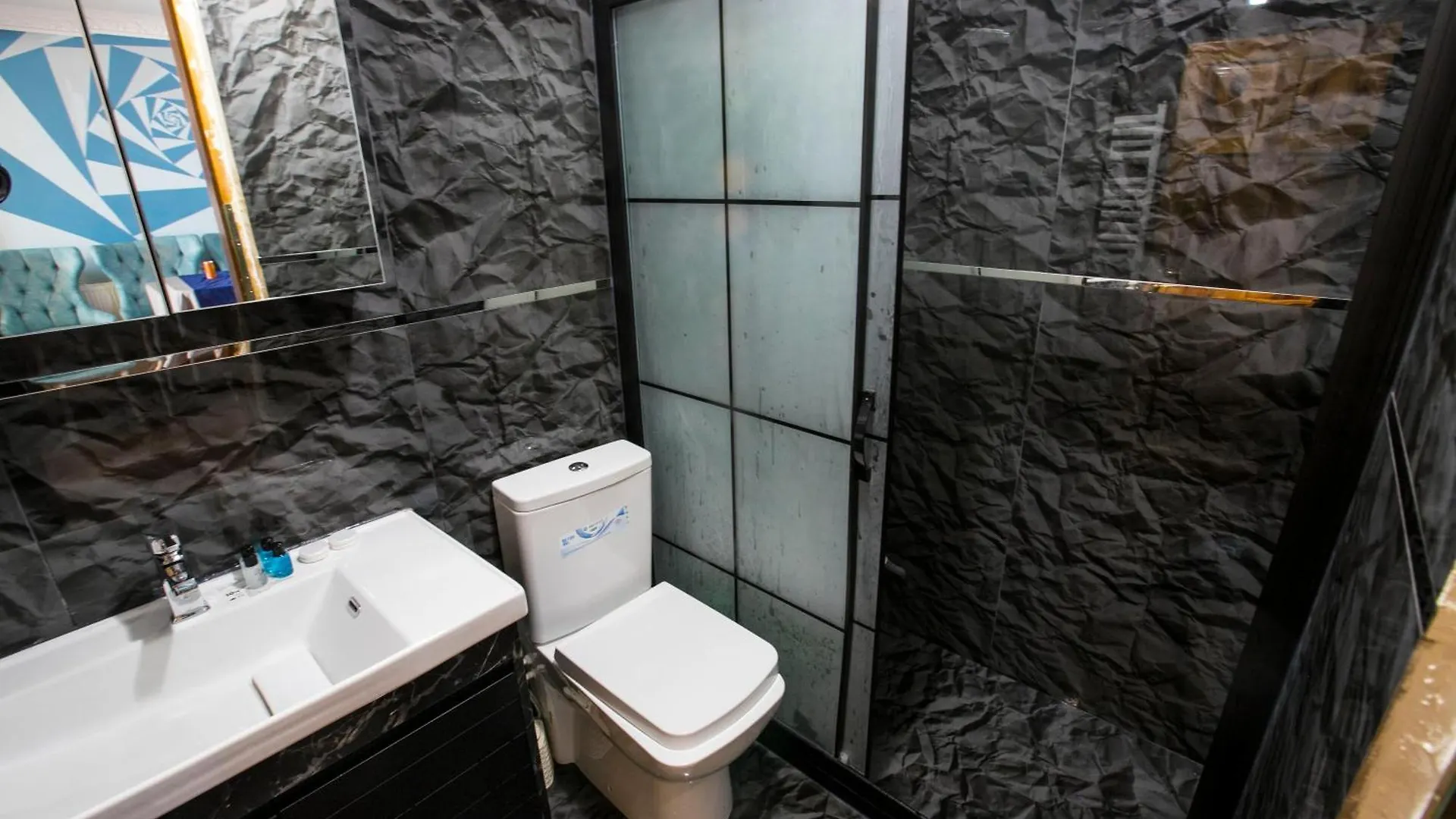 3 Diffrent Family Apartments At Center Walking 5 Minutes Estambul 0*,  Turquía