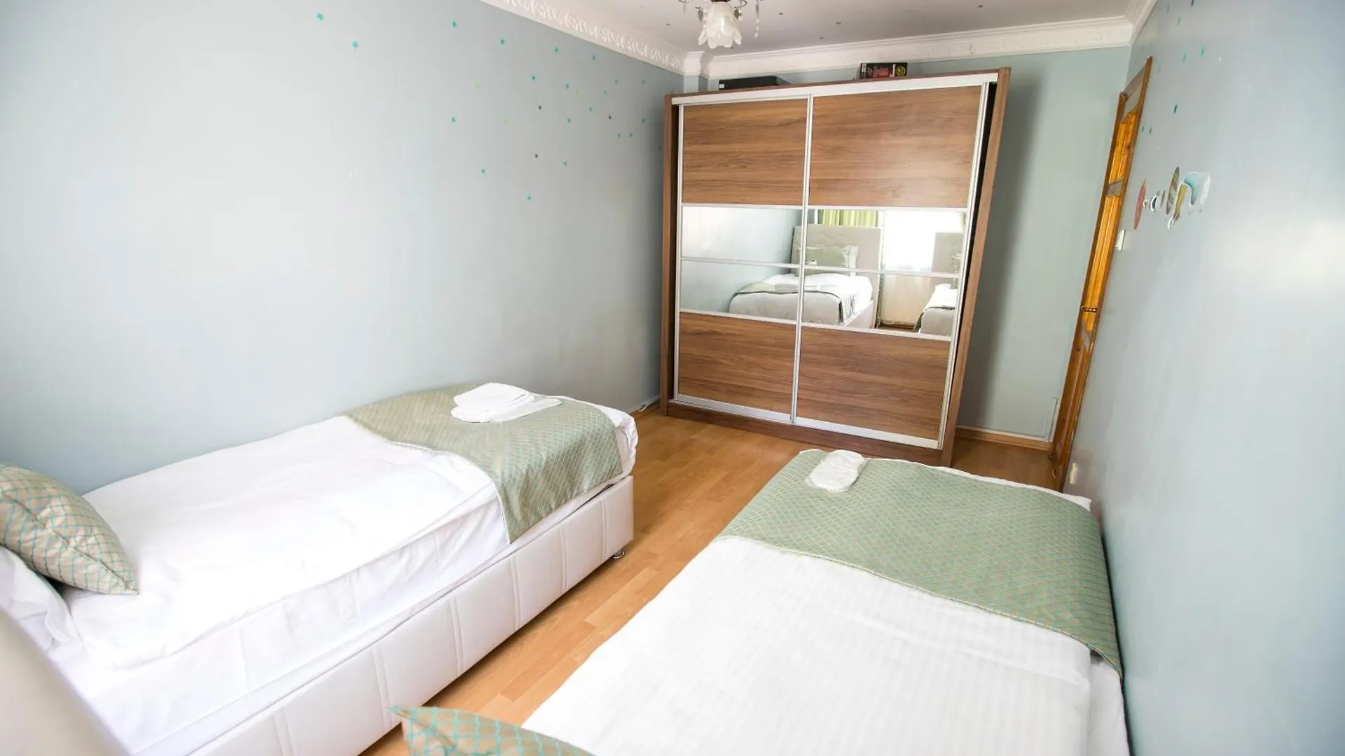 3 Diffrent Family Apartments At Center Walking 5 Minutes Istanbul 0*,