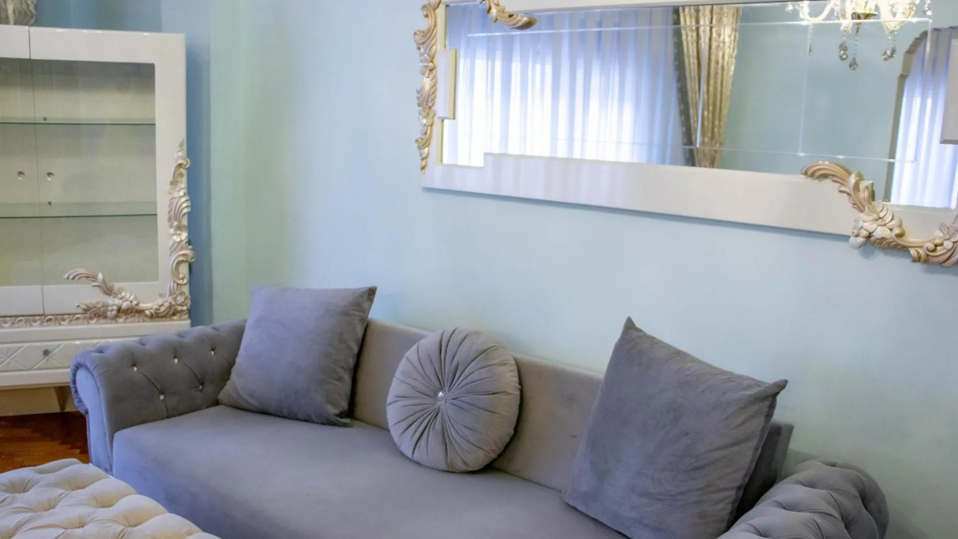 3 Diffrent Family Apartments At Center Walking 5 Minutes Estambul
