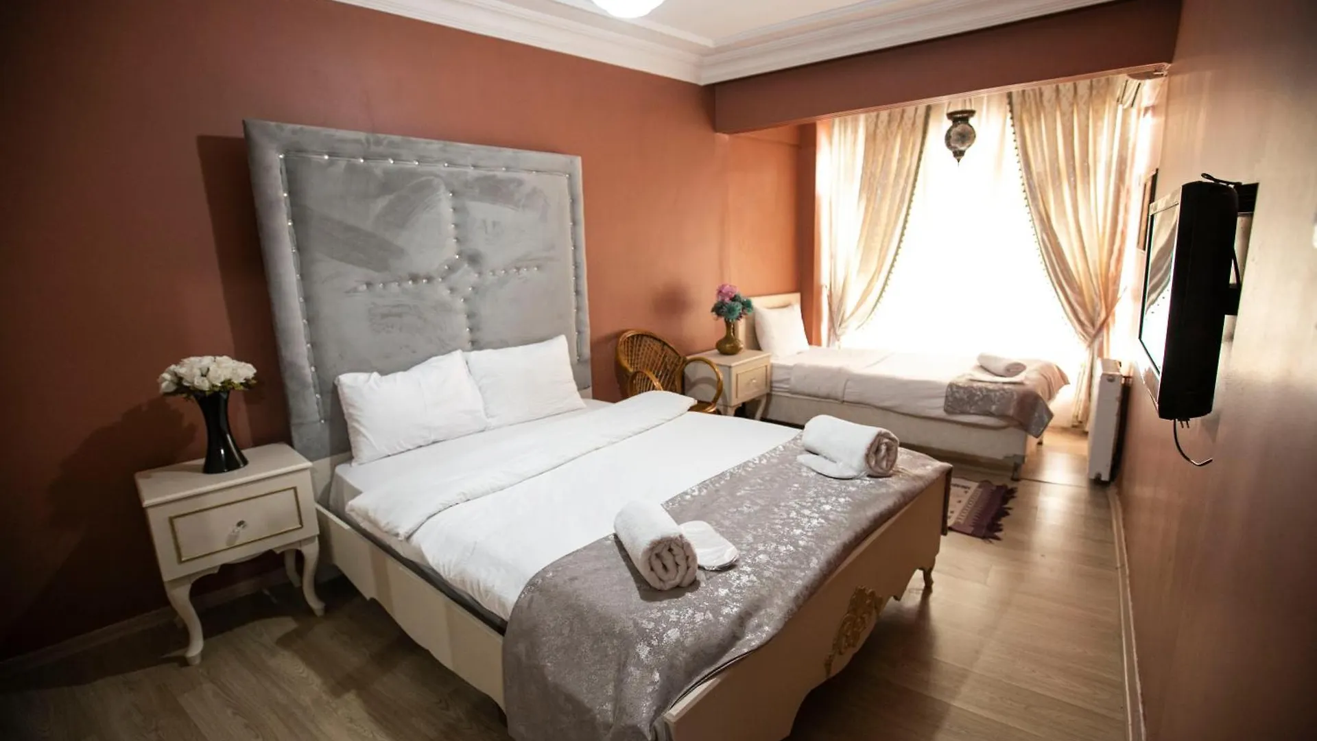 3 Diffrent Family Apartments At Center Walking 5 Minutes Estambul