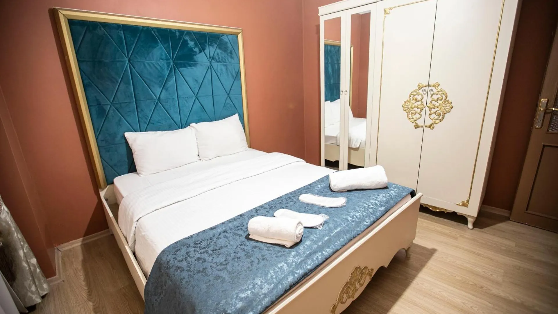 3 Diffrent Family Apartments At Center Walking 5 Minutes Istanbul