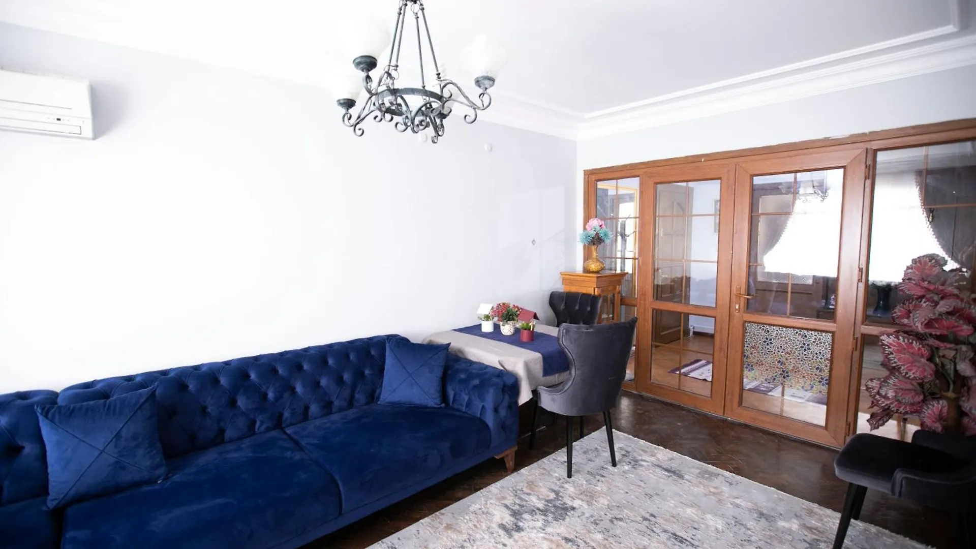 3 Diffrent Family Apartments At Center Walking 5 Minutes Estambul