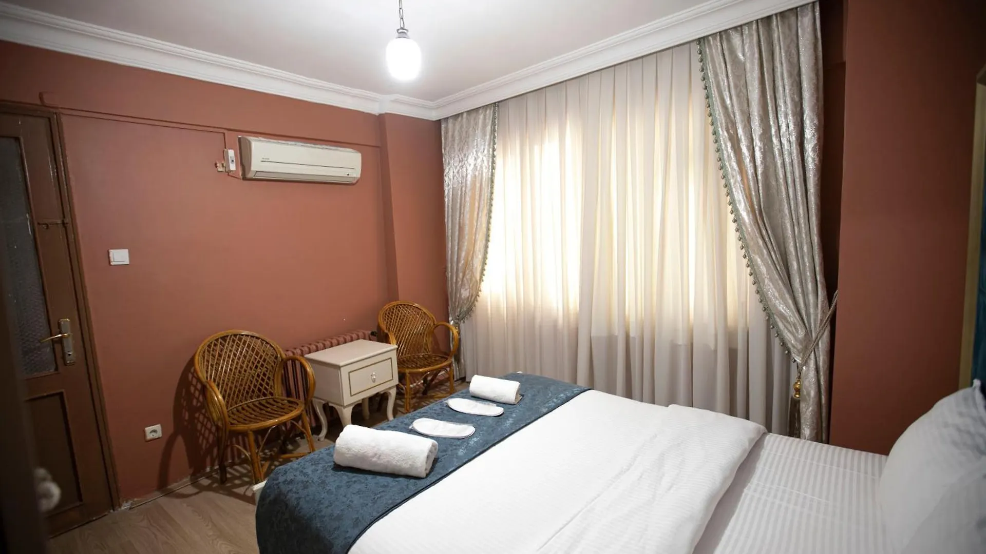 3 Diffrent Family Apartments At Center Walking 5 Minutes Estambul