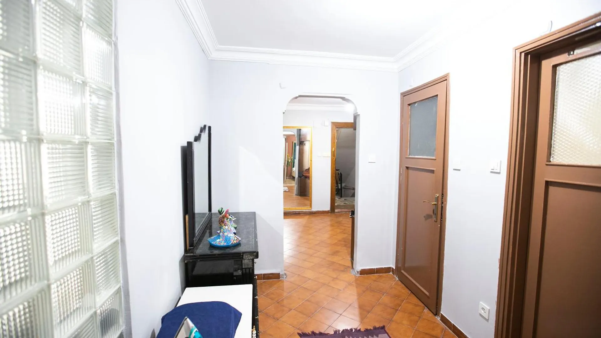 3 Diffrent Family Apartments At Center Walking 5 Minutes Estambul